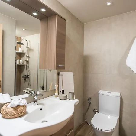 New Luxury Near Airport, Port & Town Center - Sonia
