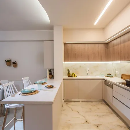 Apartament New Luxury Near Airport, Port & Town Center - Sonia