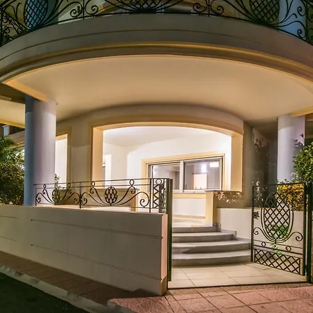 New Luxury Near Airport, Port & Town Center - Sonia Apartament *